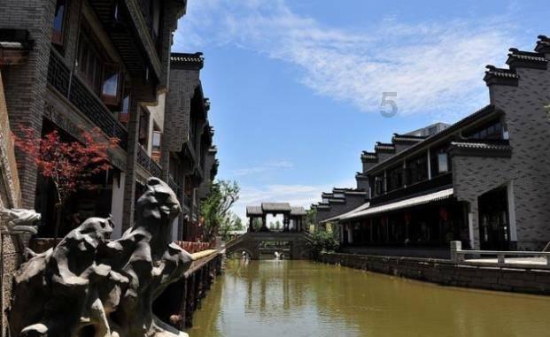 红孩儿与牛魔王父子情深，牛魔王被砍头时，红孩儿为何无动于衷？